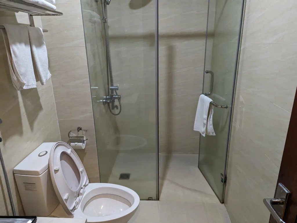 paragon noi bai hotel and pool shower and toilet